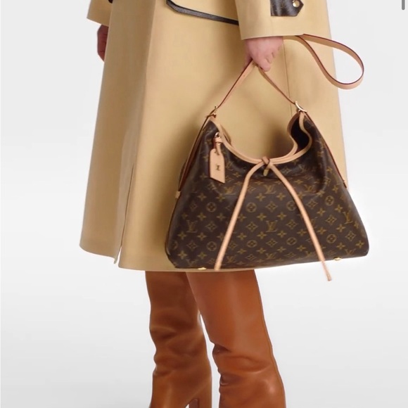 Gorgeous Louis Vuitton CarryAll MM handbag - Picture 7 of 7